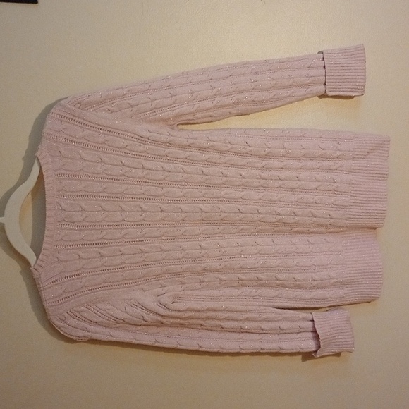 PALE PINK CABLE KNIT SWEATER, LONG SLEEVES, CREW NECK,VERY LGHT SPARKLES - Picture 5 of 10
